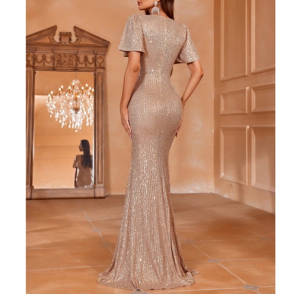 Luxe Champagne Plunging Neck butterfly Sleeve Party Formal Wedding Dress - Picture 3 of 6
